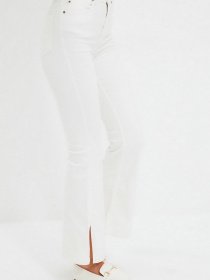 Джинси Trendyol Flare модель TWOAW22JE0145/Beyaz Фото