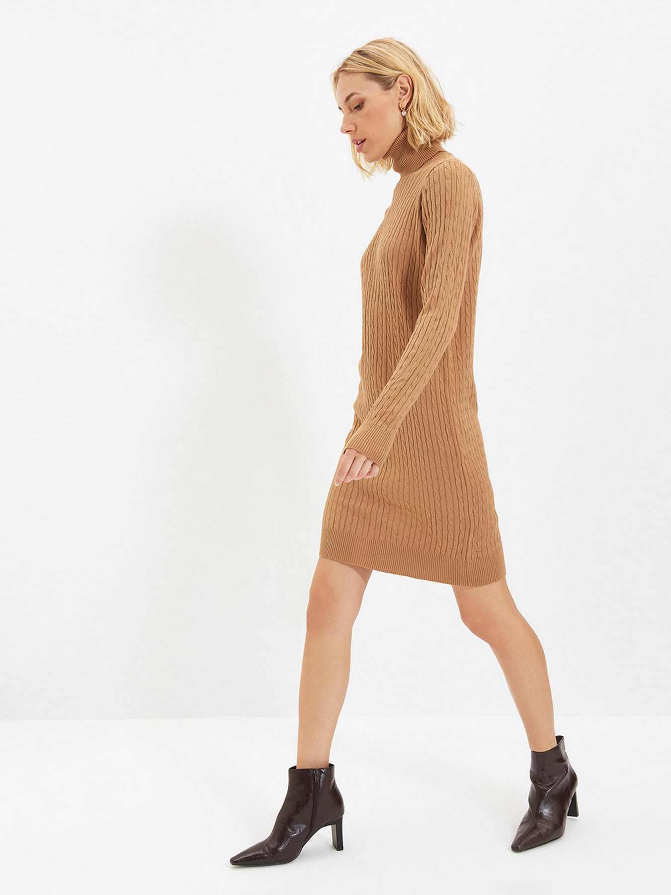 Сукні Trendyol модель TWOAW22EL0358/Camel Сукні Trendyol модель TWOAW22EL0358/Camel Фото