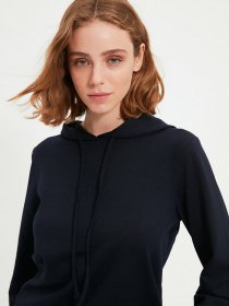 Худи и свитшоты Trendyol модель TWOAW20SW0059/Lacivert Фото