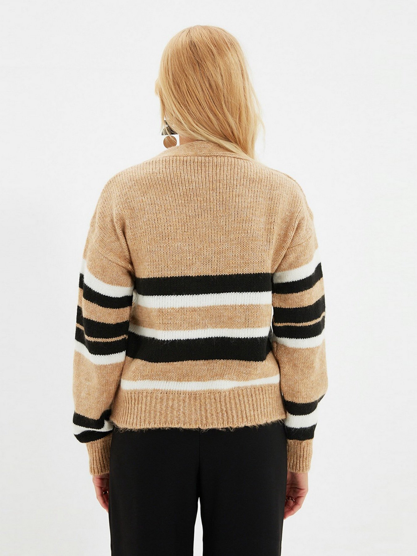 Свитры и кардиганы Trendyol модель TWOAW22KZ1631/Camel Фото