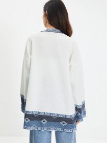Свитры и кардиганы Trendyol модель TWOAW22HI0566/Ekru Фото