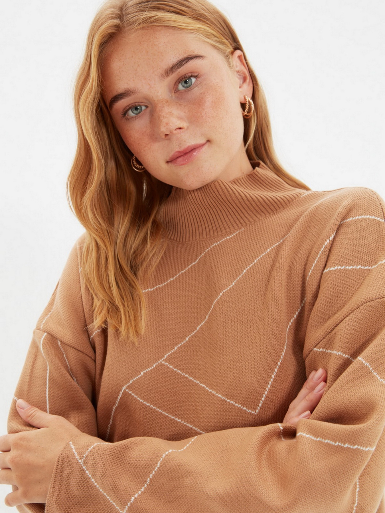 Свитры и кардиганы Trendyol модель TWOAW22KZ1784/Camel Фото