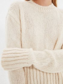 Свитры и кардиганы Trendyol модель TWOAW22KZ2237/Ekru Фото