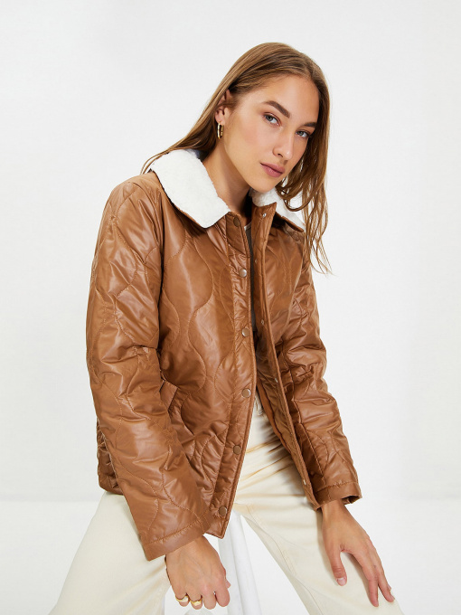 Куртки и дубленки Trendyol модель TWOAW22MO0480/Camel Фото