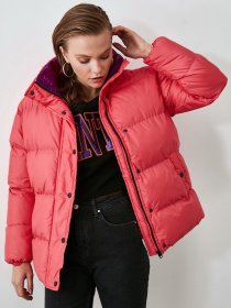 Куртки та дублянки Trendyol модель TWOAW21MO0065/Pembe Фото