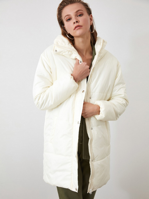 Куртки и дубленки Trendyol модель TWOAW21MO0054/Ekru Фото
