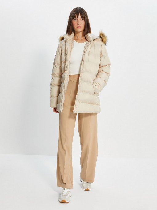Куртки и дубленки Trendyol модель TWOAW22MO0275/Bej Фото