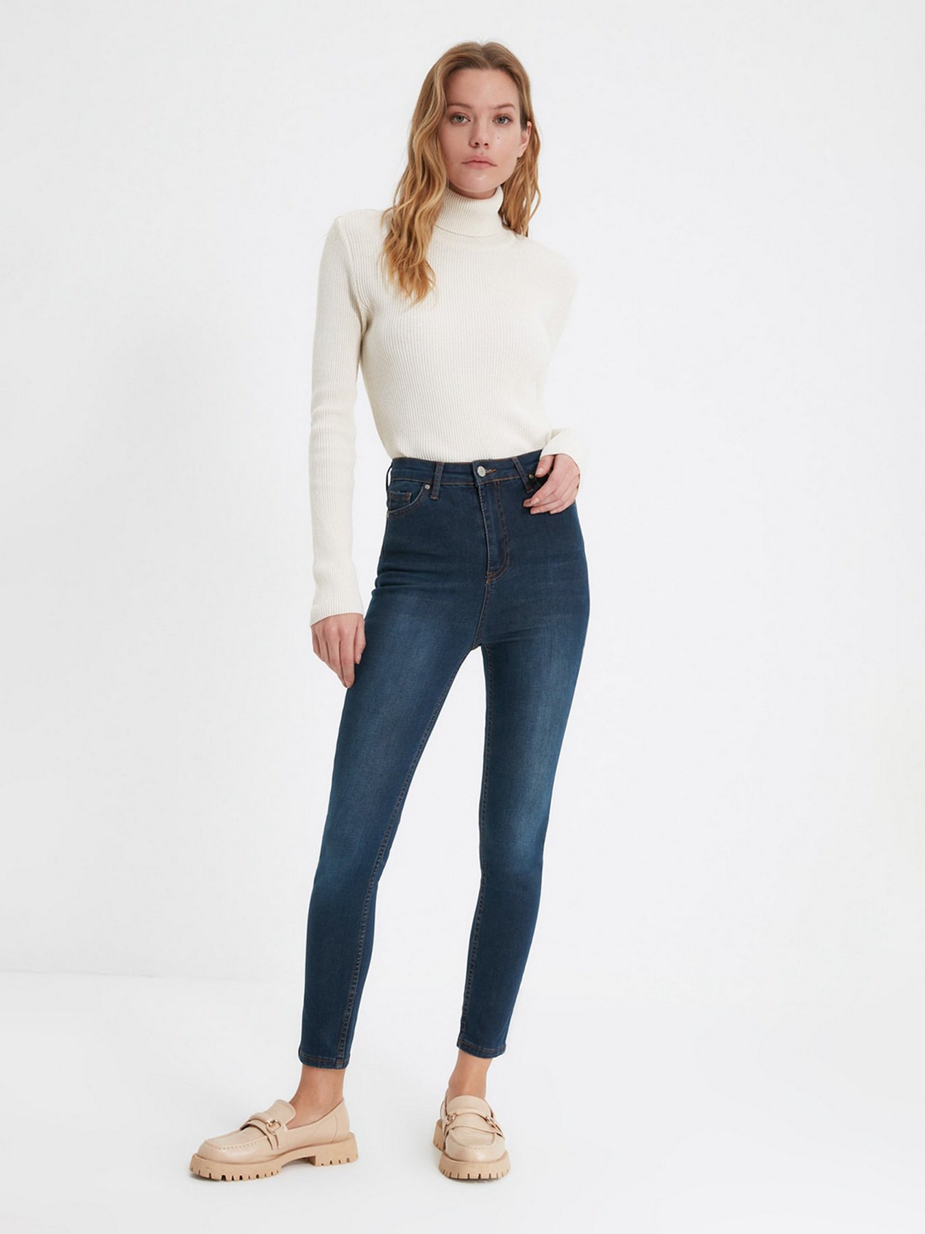 Джинсы Trendyol Skinny модель TWOAW22JE1251/Lacivert Джинсы Trendyol Skinny модель TWOAW22JE1251/Lacivert Фото