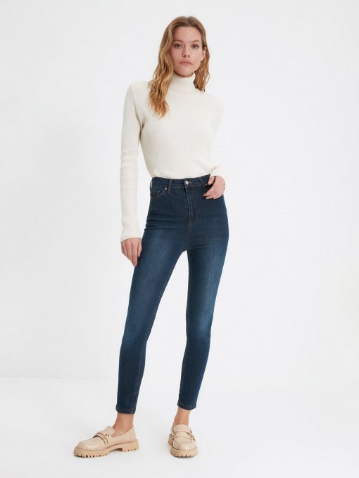 Джинсы Trendyol Skinny модель TWOAW22JE1251/Lacivert Фото