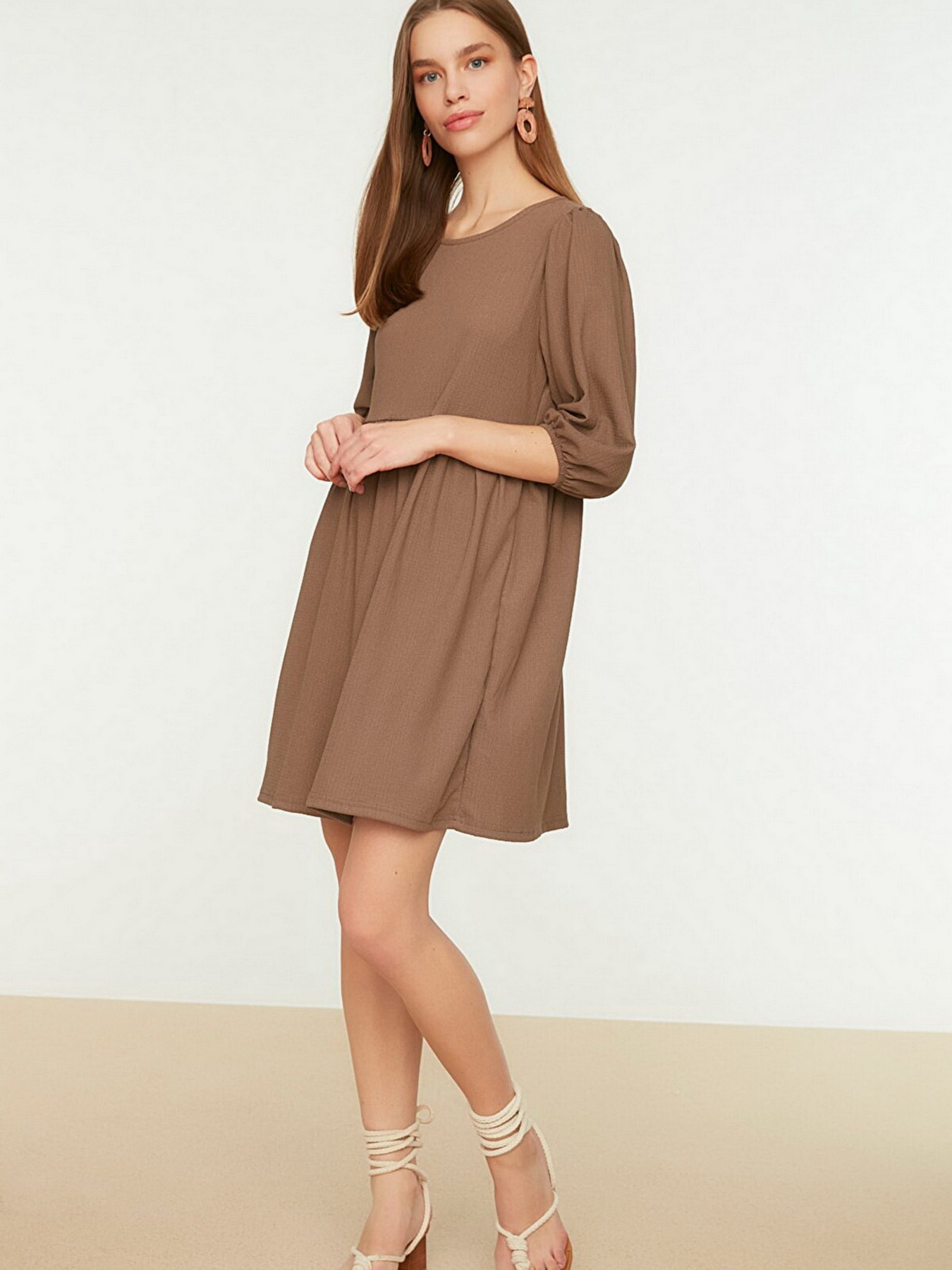 Платья Trendyol модель TWOSS22EL0831/Vizon Платья Trendyol модель TWOSS22EL0831/Vizon Фото