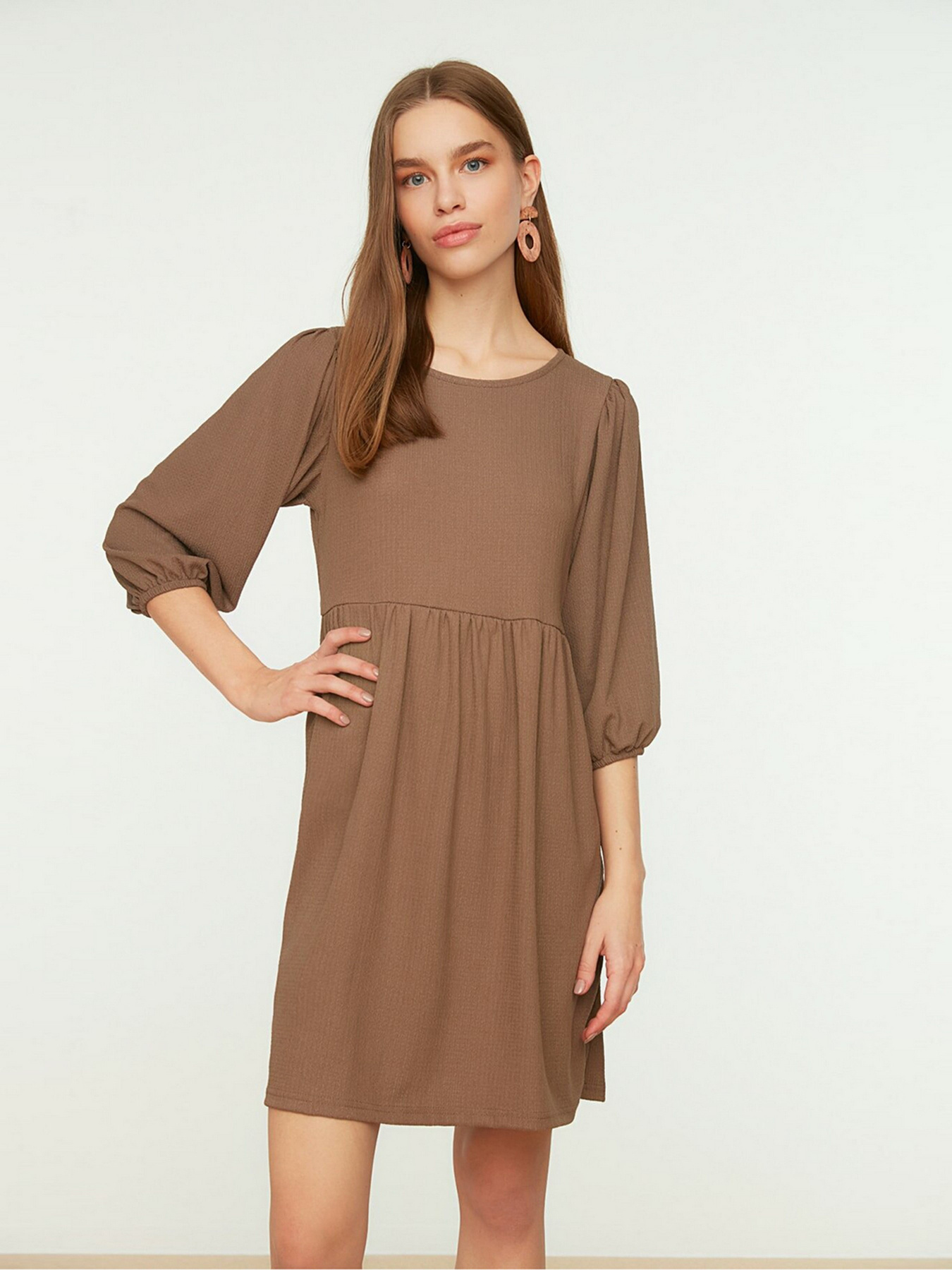 Платья Trendyol модель TWOSS22EL0831/Vizon Платья Trendyol модель TWOSS22EL0831/Vizon Фото