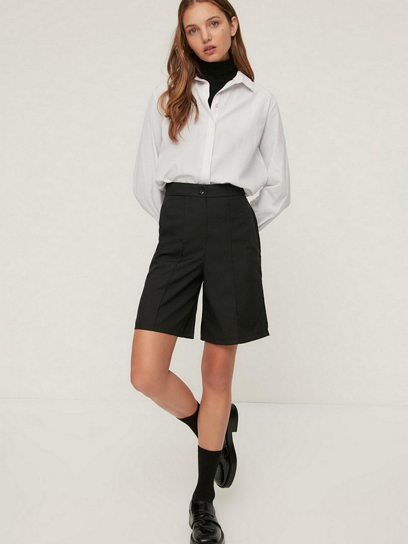 Шорты Trendyol модель TWOSS22SR0026/Siyah Фото