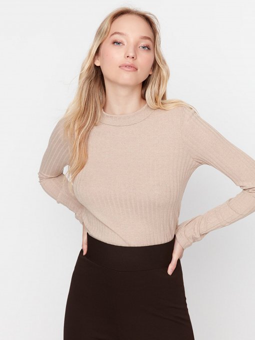 Свитры и кардиганы Trendyol модель TWOAW20BZ0200/Bej Фото