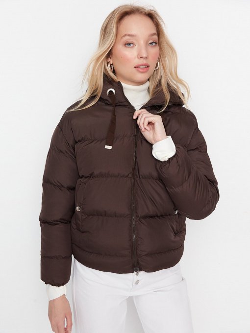 Куртки и дубленки Trendyol модель TWOAW21MO0022/Koyu Kahverengi Фото