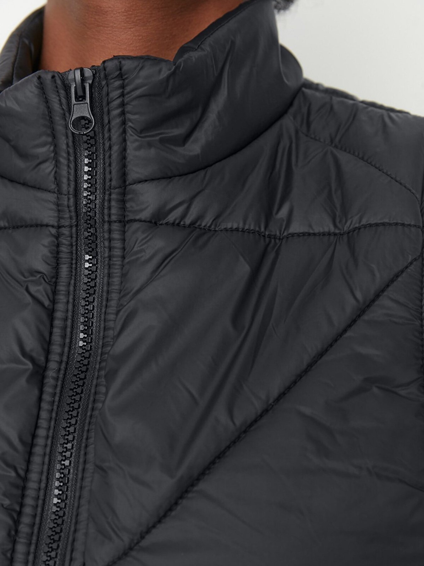 Куртки и дубленки Trendyol модель TWOAW23YE00013/Siyah Куртки и дубленки Trendyol модель TWOAW23YE00013/Siyah Фото