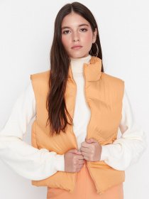 Куртки и дубленки Trendyol модель TWOAW23YE00028/Turuncu Фото