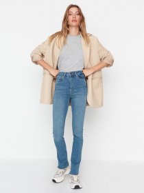 Джинсы Trendyol модель TWOAW23JE00106/Mavi Фото