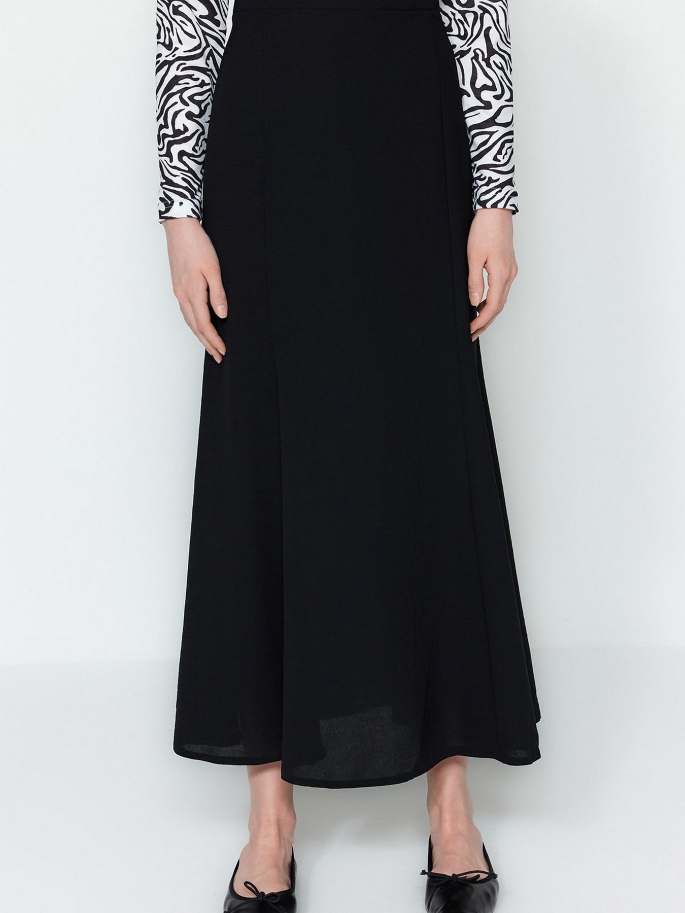 Юбки Trendyol модель TCTSS23EE00005/Siyah Фото