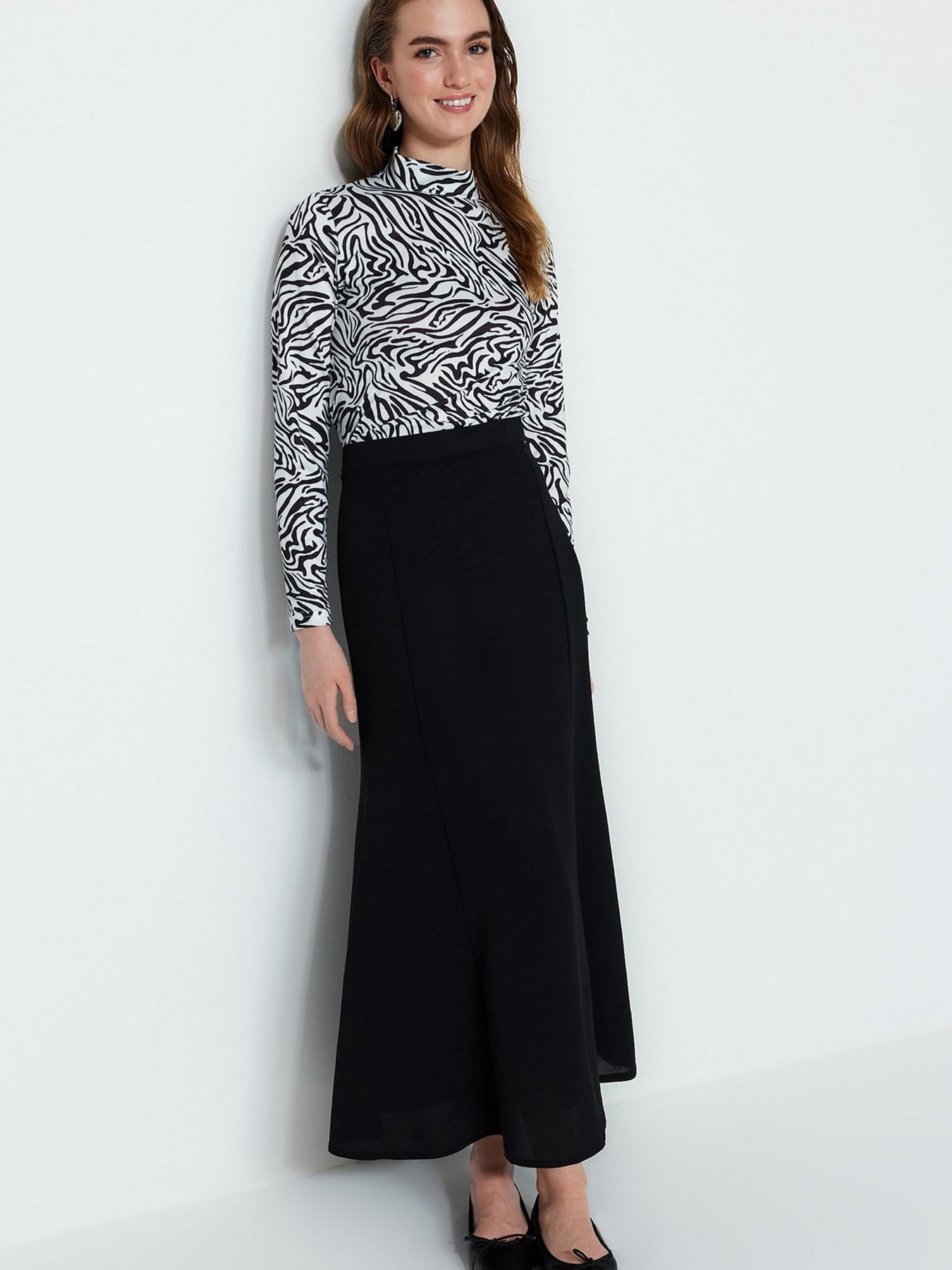 Юбки Trendyol модель TCTSS23EE00005/Siyah Фото