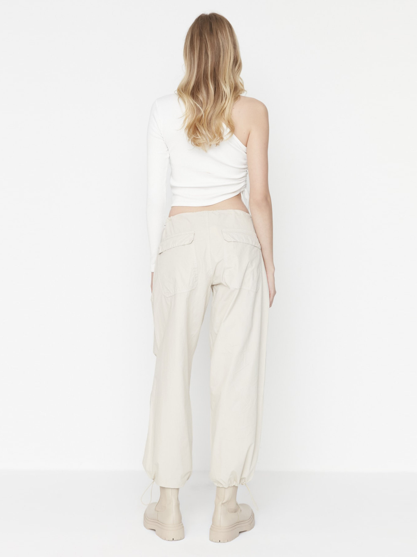 Брюки Trendyol модель TWOAW23JE00738/Bej Брюки Trendyol модель TWOAW23JE00738/Bej Фото