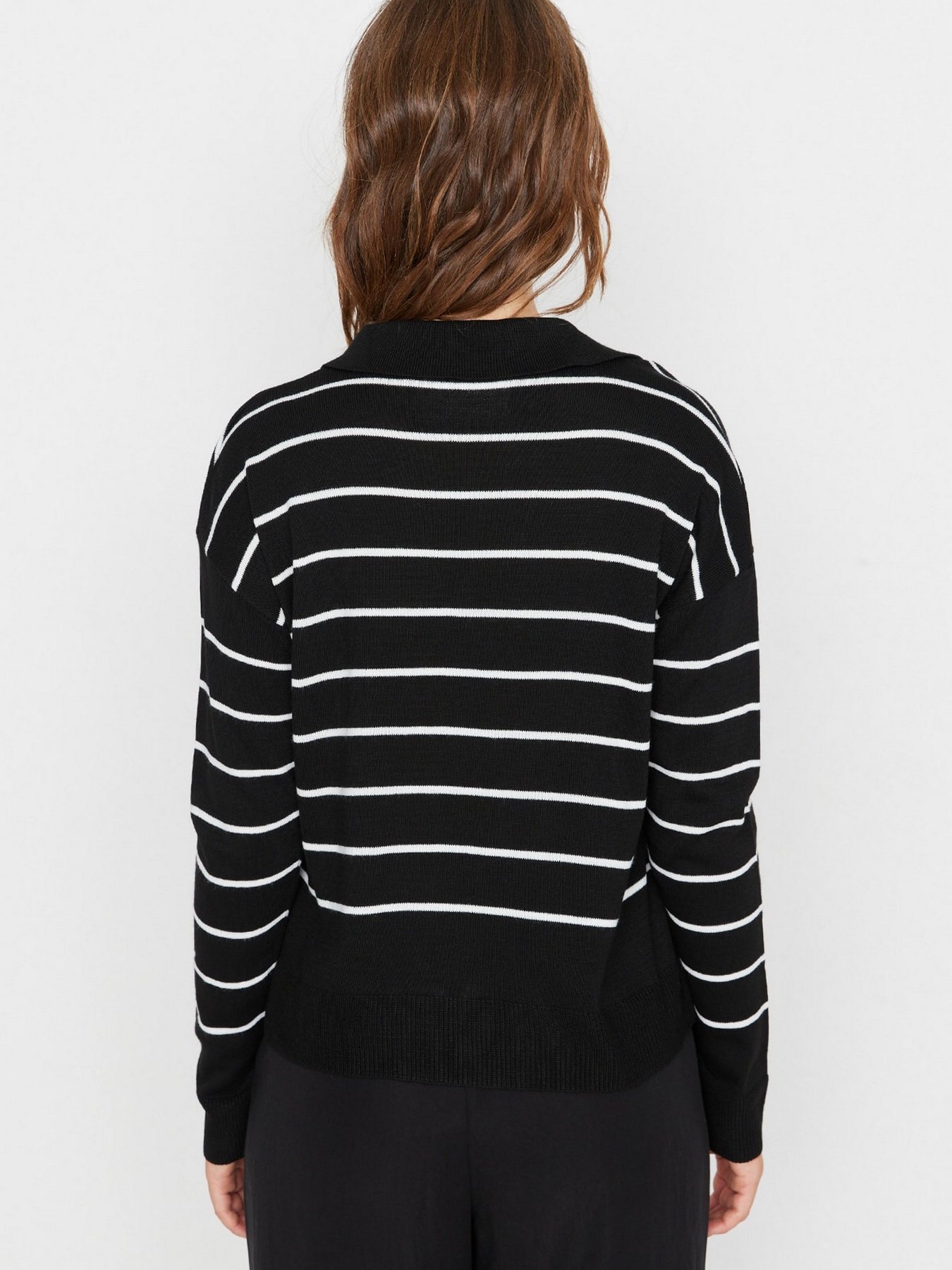 Светри та кардигани Trendyol модель TWOAW22KZ0735/Siyah Светри та кардигани Trendyol модель TWOAW22KZ0735/Siyah Фото