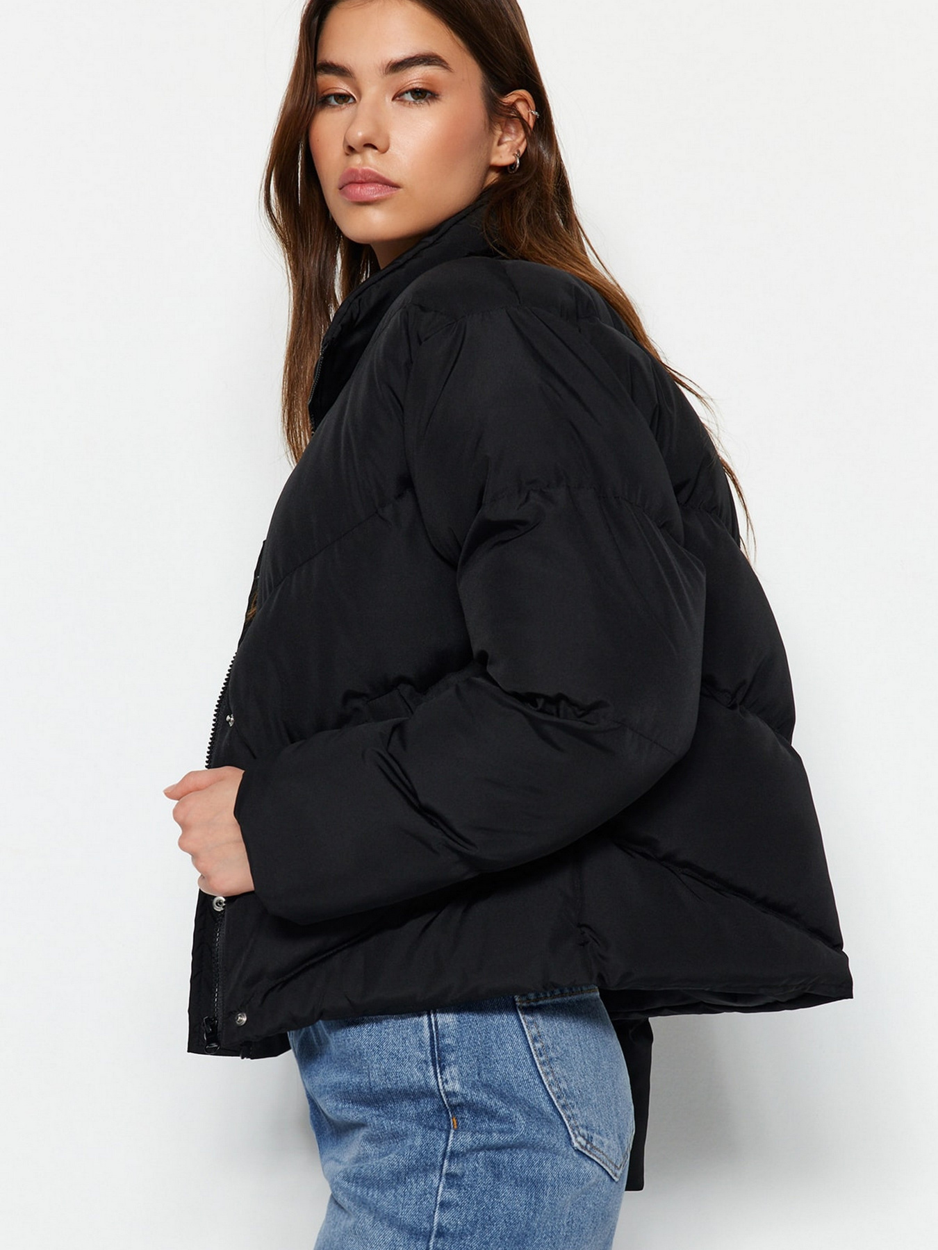 Куртки и дубленки Trendyol модель TWOAW24MO00048/Siyah Куртки и дубленки Trendyol модель TWOAW24MO00048/Siyah Фото