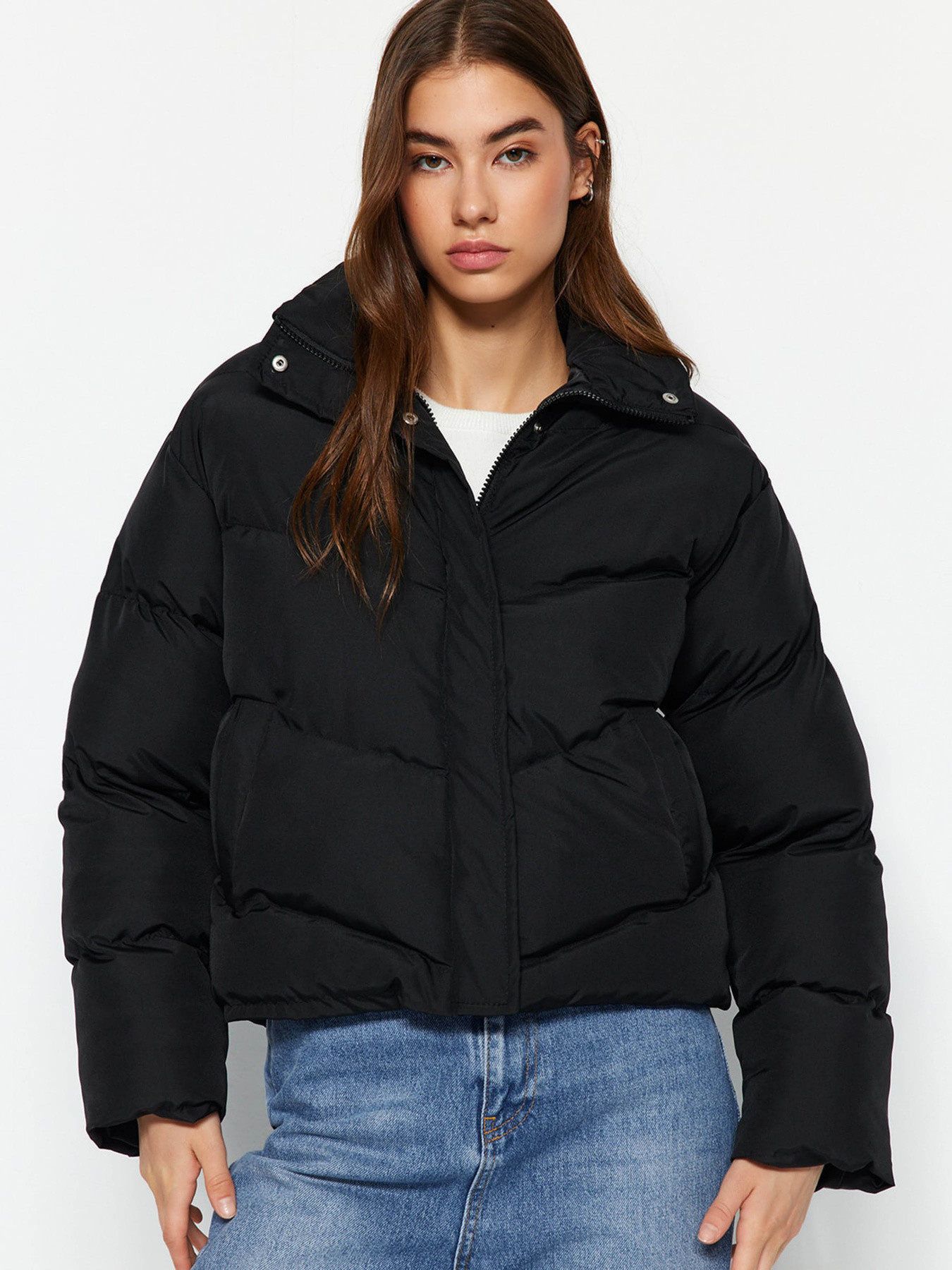 Куртки и дубленки Trendyol модель TWOAW24MO00048/Siyah Куртки и дубленки Trendyol модель TWOAW24MO00048/Siyah Фото