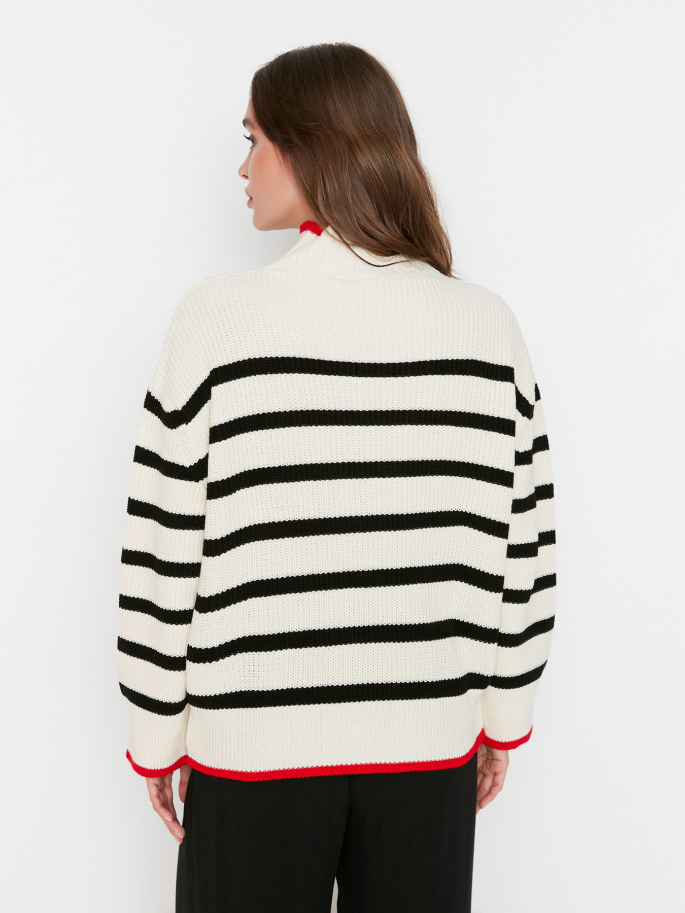 Свитры и кардиганы Trendyol модель TWOAW23KZ01446/Ekru Свитры и кардиганы Trendyol модель TWOAW23KZ01446/Ekru Фото