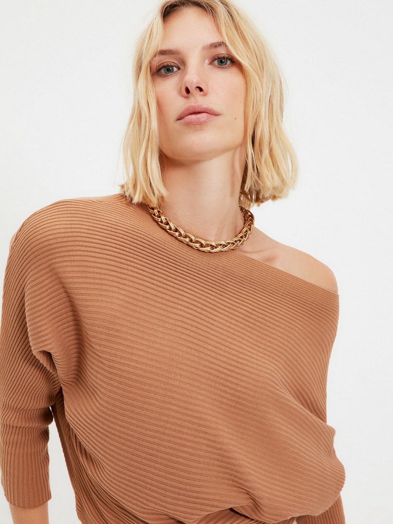 Свитры и кардиганы Trendyol модель TWOAW20FV0040/Camel Свитры и кардиганы Trendyol модель TWOAW20FV0040/Camel Фото