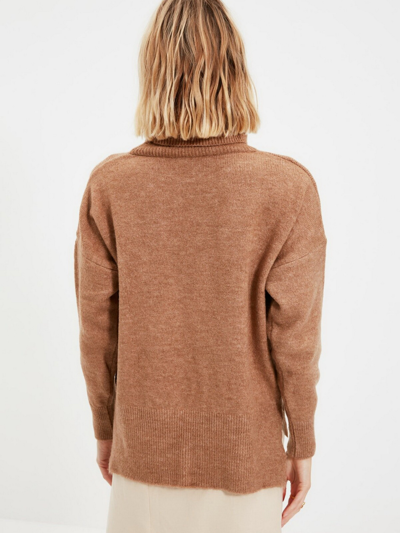 Свитры и кардиганы Trendyol модель TWOAW20XS0026/Camel Свитры и кардиганы Trendyol модель TWOAW20XS0026/Camel Фото