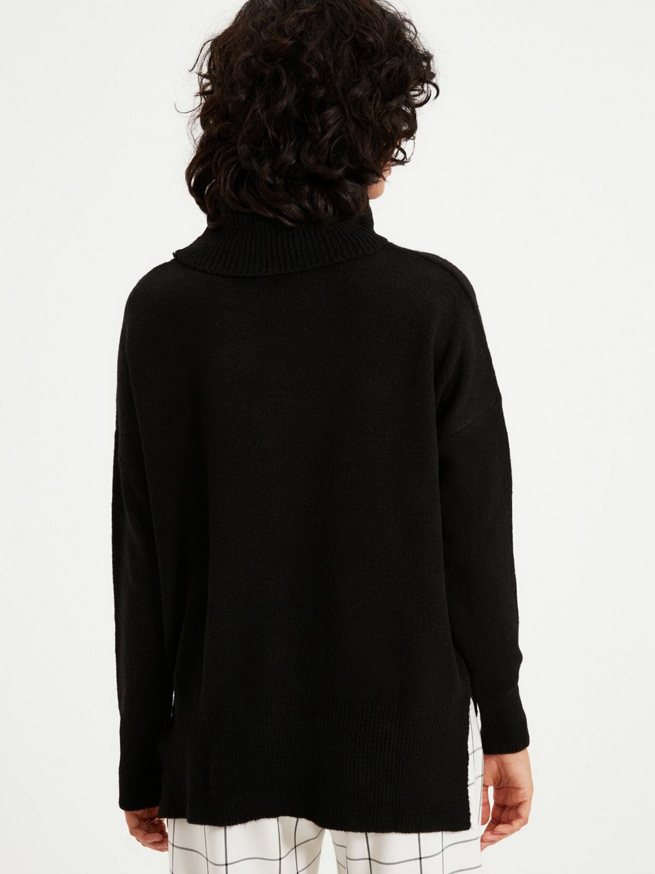 Свитры и кардиганы Trendyol модель TWOAW20XS0026/Siyah Свитры и кардиганы Trendyol модель TWOAW20XS0026/Siyah Фото