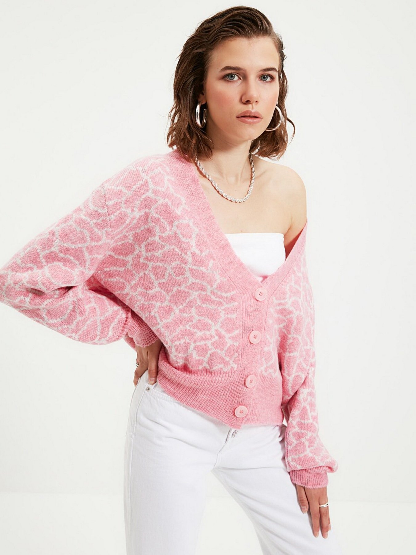 Свитры и кардиганы Trendyol модель TWOAW21HI0005/Pudra Свитры и кардиганы Trendyol модель TWOAW21HI0005/Pudra Фото