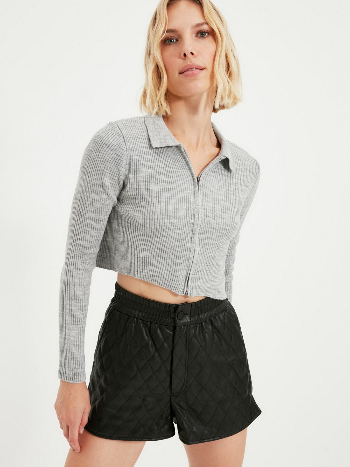 Свитры и кардиганы Trendyol модель TWOAW21HI0154/Gri Свитры и кардиганы Trendyol модель TWOAW21HI0154/Gri Фото