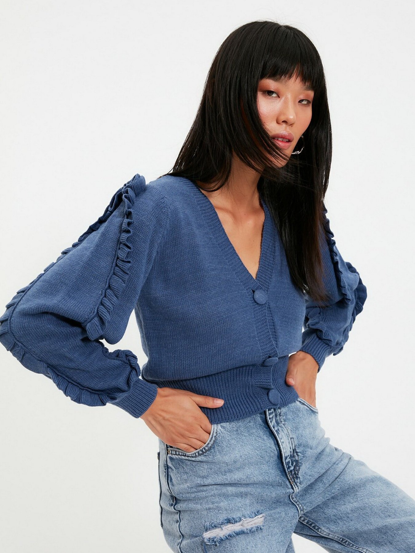 Свитры и кардиганы Trendyol модель TWOAW21HI0195/Indigo Свитры и кардиганы Trendyol модель TWOAW21HI0195/Indigo Фото
