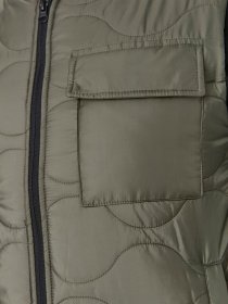 Куртки и дубленки Trendyol модель TMNAW23YE00016/Yesil Фото