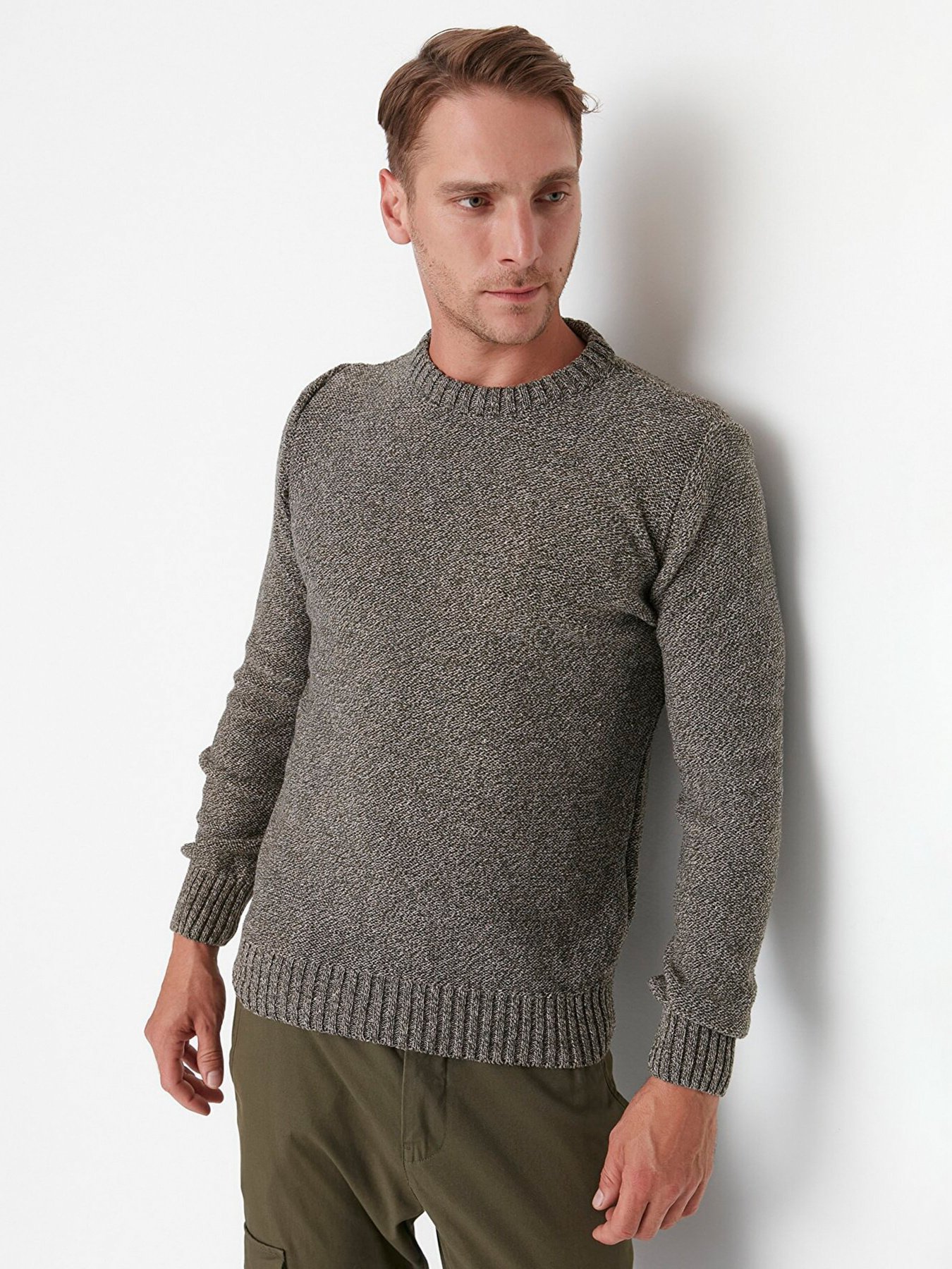 Светри та кардигани Trendyol модель TMNAW22KZ0401/Haki Светри та кардигани Trendyol модель TMNAW22KZ0401/Haki Фото