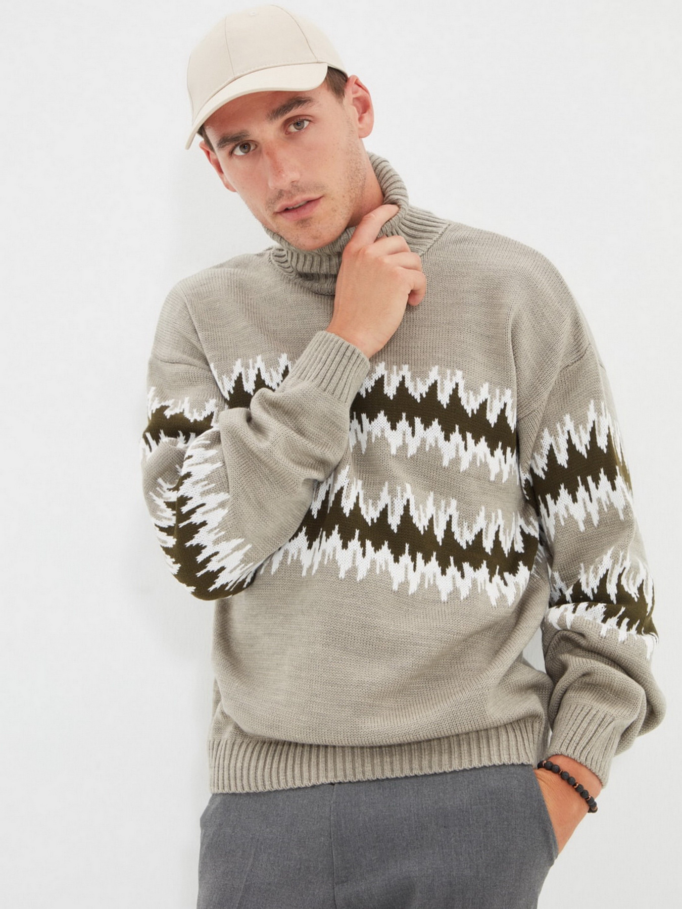 Светри та кардигани Trendyol модель TMNAW22KZ0332/Tas Светри та кардигани Trendyol модель TMNAW22KZ0332/Tas Фото