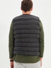 Жилети Trendyol модель TMNAW22YE0012/Siyah Фото