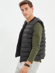 Жилети Trendyol модель TMNAW22YE0012/Siyah Фото