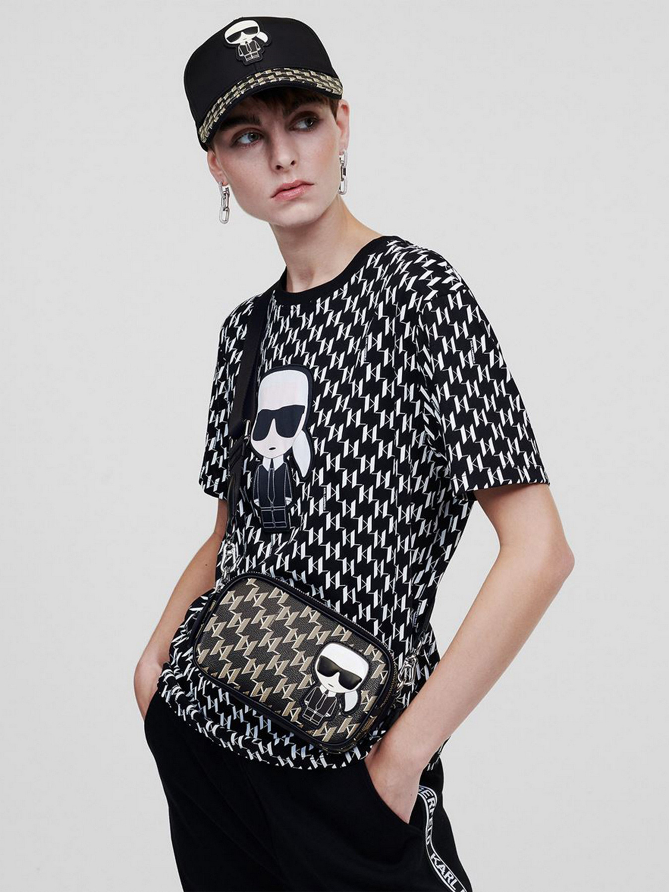 Сумки Karl Lagerfeld модель 220W3052_999 Сумки Karl Lagerfeld модель 220W3052_999 Фото