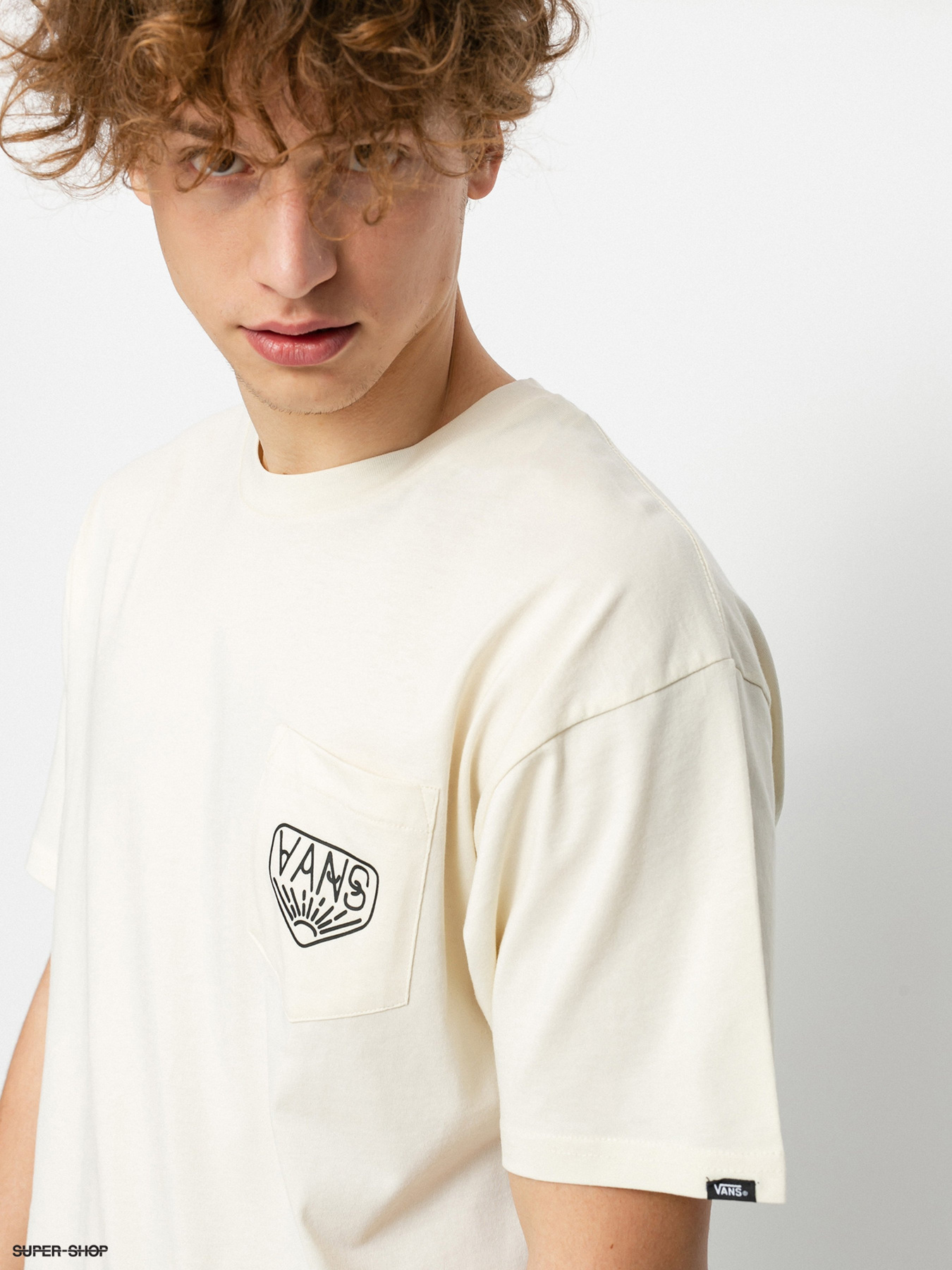 Футболки і поло Vans Dakota Roche Logo модель VN0A5E3VZ6K1 Футболки і поло Vans Dakota Roche Logo модель VN0A5E3VZ6K1 Фото