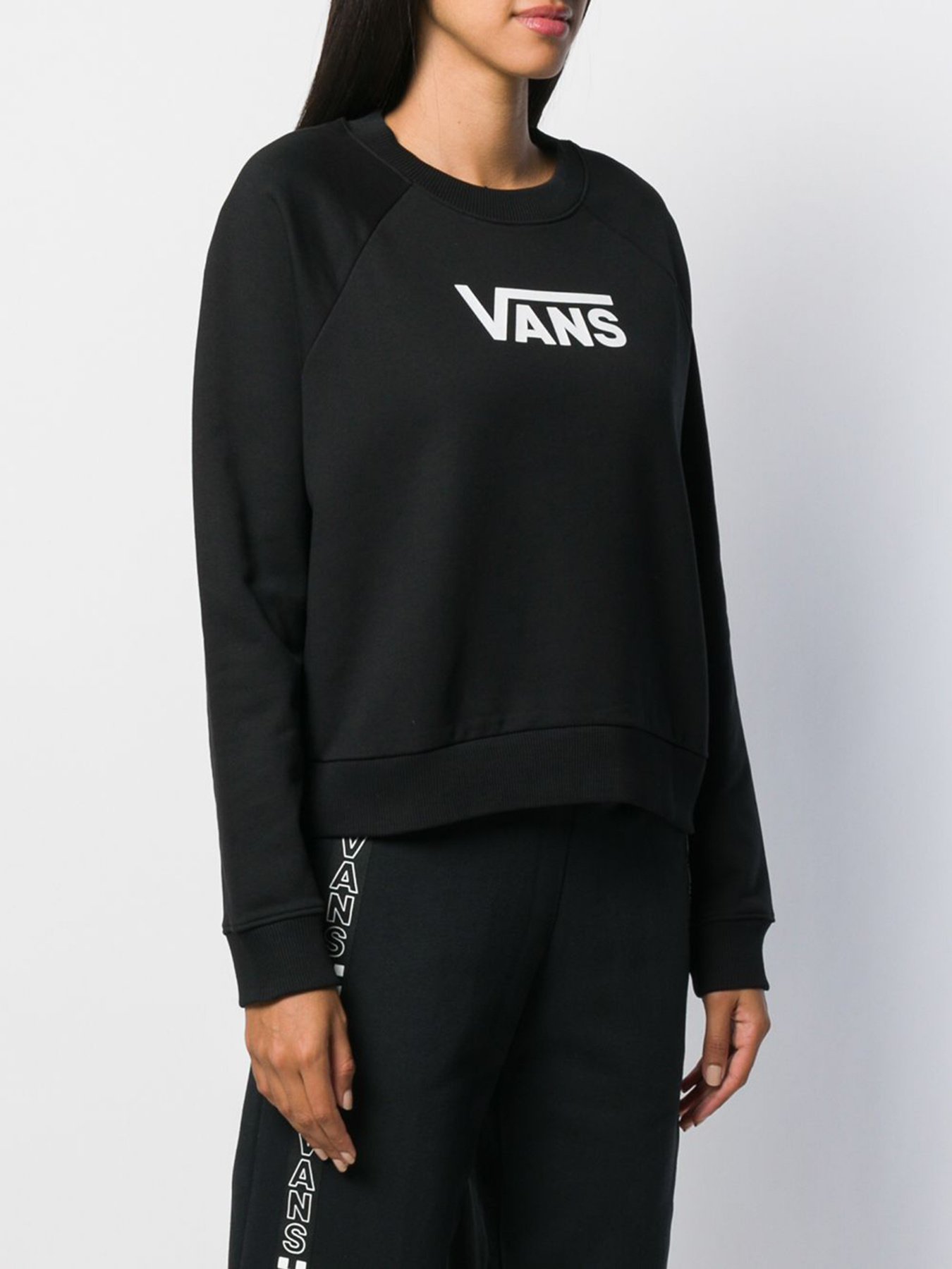 Худи и свитшоты Vans Flying V FT Boxy Crew модель VN0A47THBLK1 Худи и свитшоты Vans Flying V FT Boxy Crew модель VN0A47THBLK1 Фото