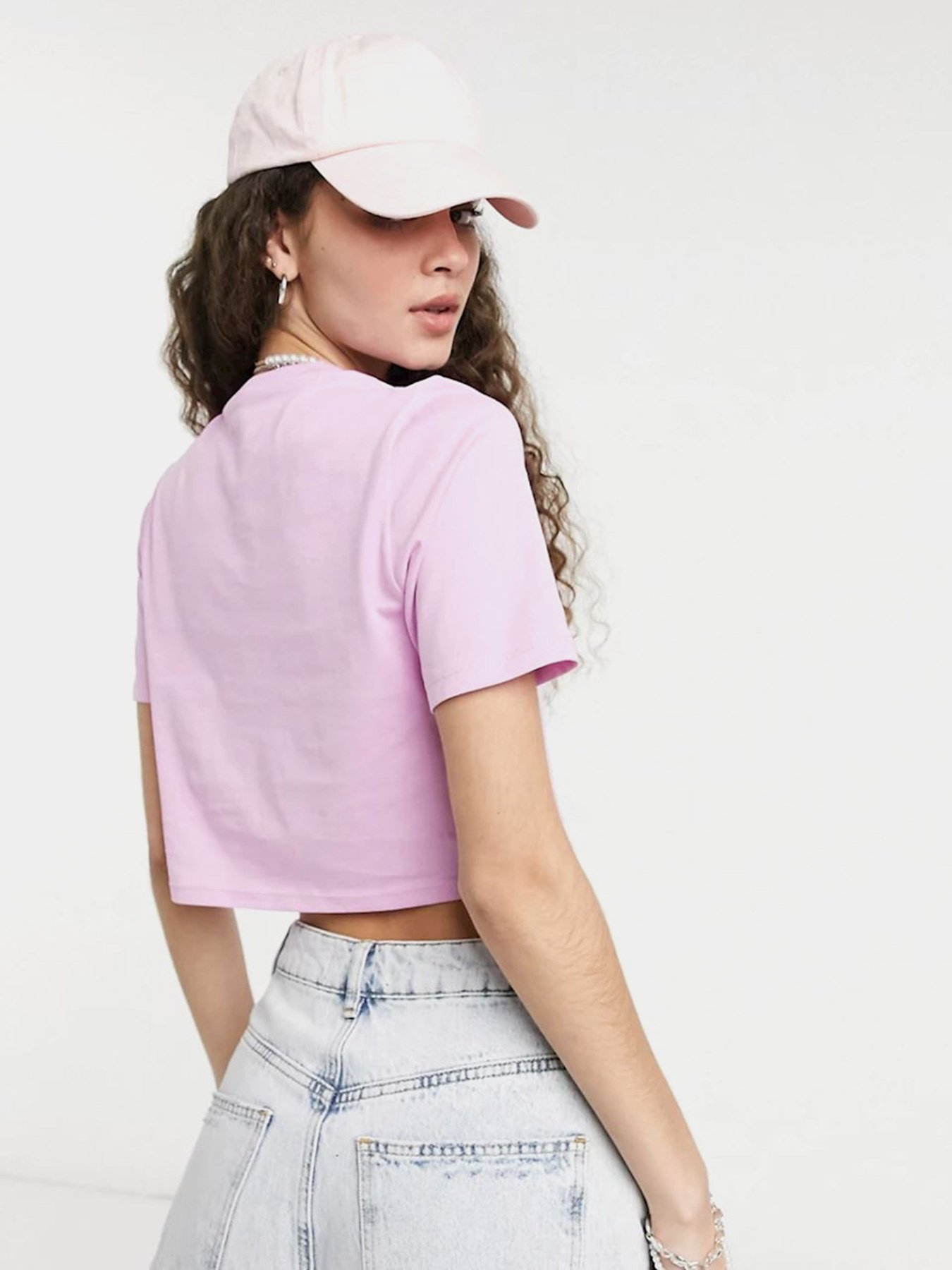 Футболки і поло Vans Flying V Crop Crew Sport модель VN0A54QU0FS1 Футболки і поло Vans Flying V Crop Crew Sport модель VN0A54QU0FS1 Фото