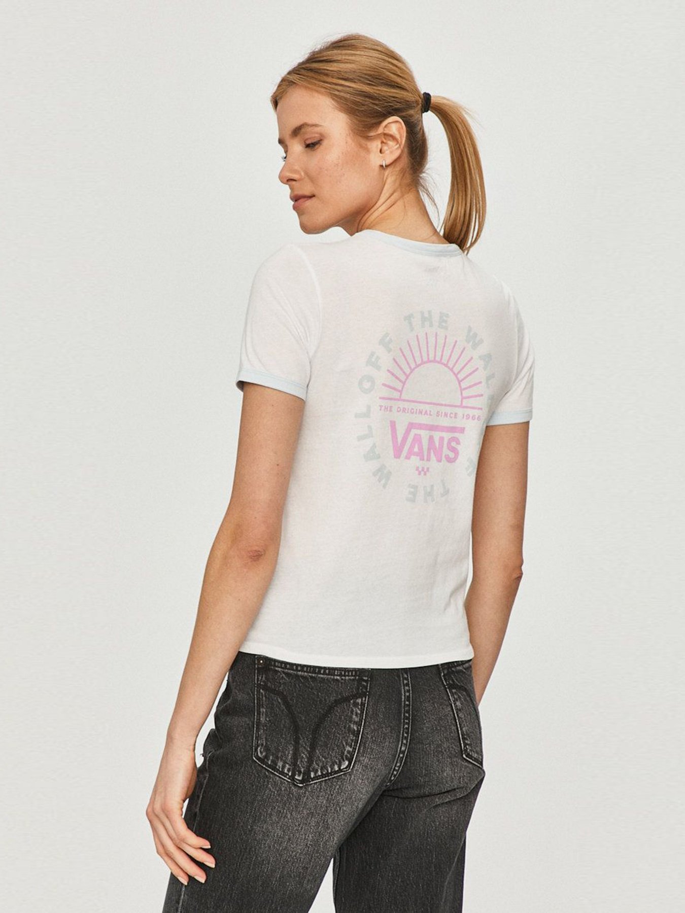 Футболки и поло Vans VANS SUMMER SCHOOLER RINGER модель VN0A53Q5ZFJ1 Футболки и поло Vans VANS SUMMER SCHOOLER RINGER модель VN0A53Q5ZFJ1 Фото