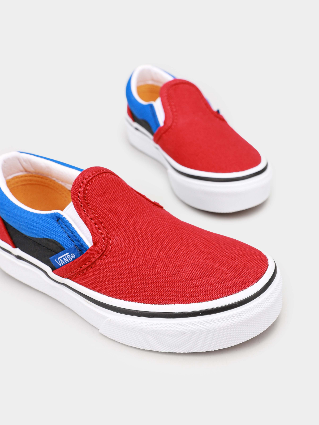 Сліпони та мокасини Vans Classic Slip-On модель VN0A5KXM9AC1 Фото
