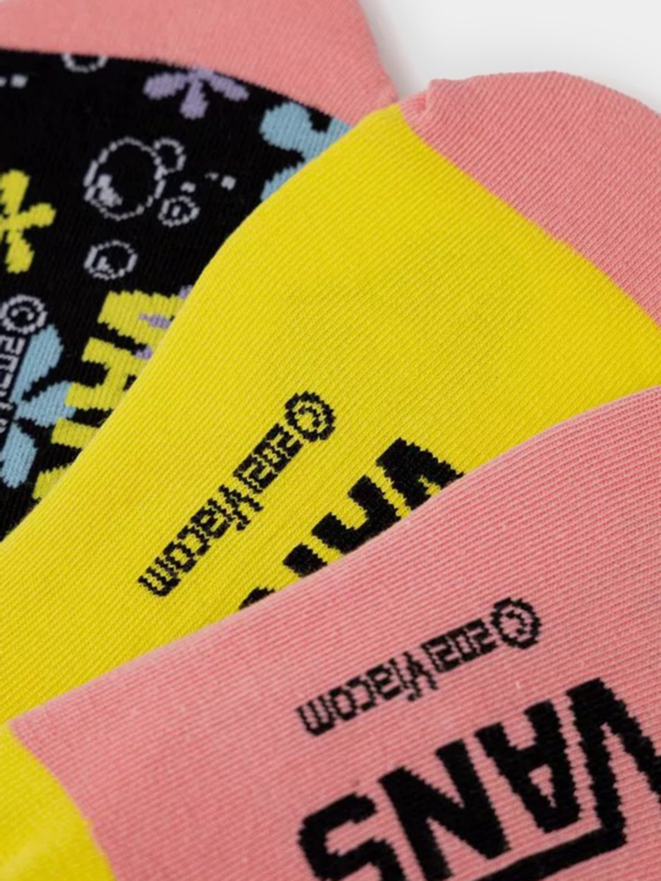Шкарпетки та гольфи Vans x SpongeBob Canoodle модель VN0A5I3JYZ01 Фото