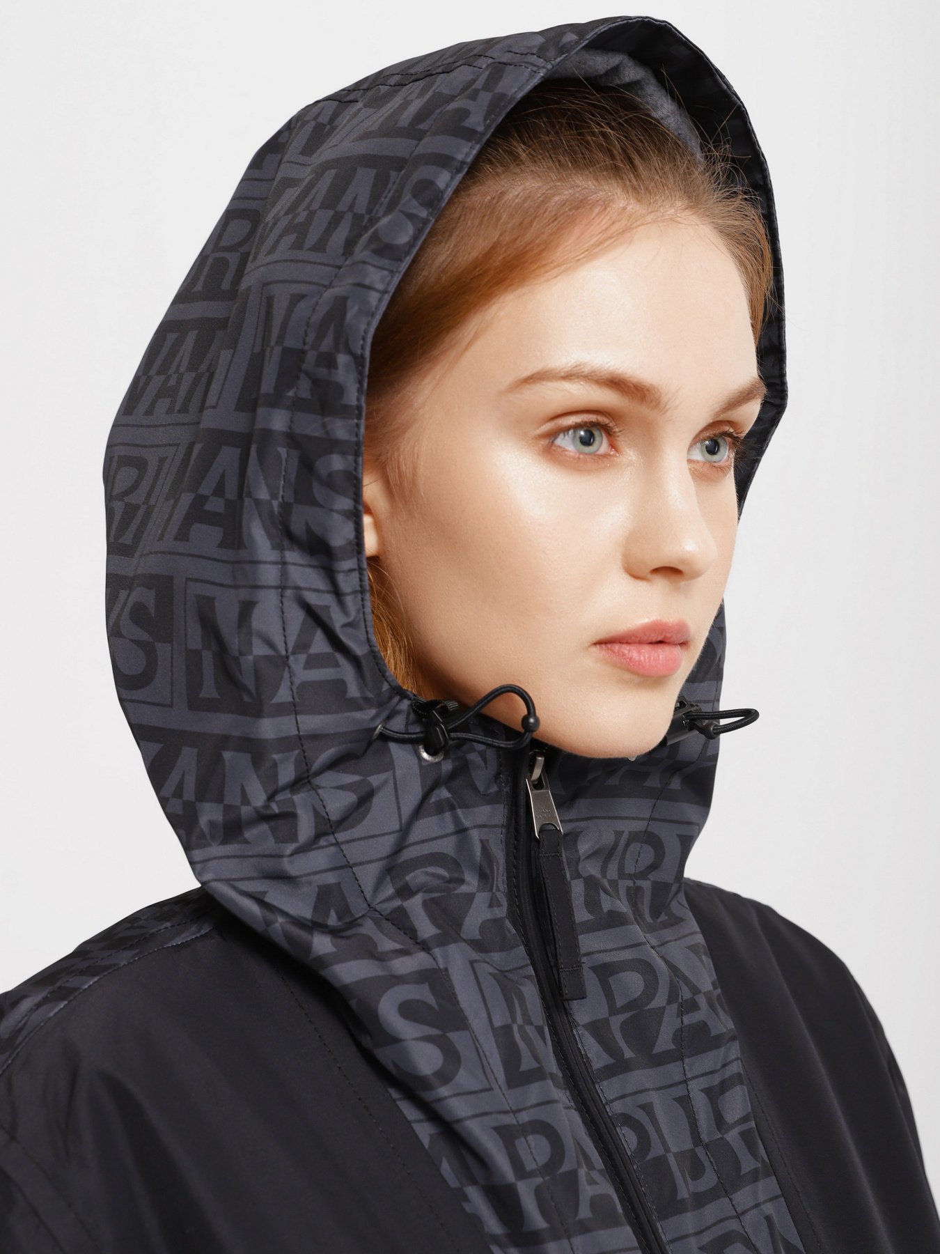 Куртки та дублянки Vans X NAPAPIJRI Anorak Jacket модель VN0A53WXBLK1 Фото