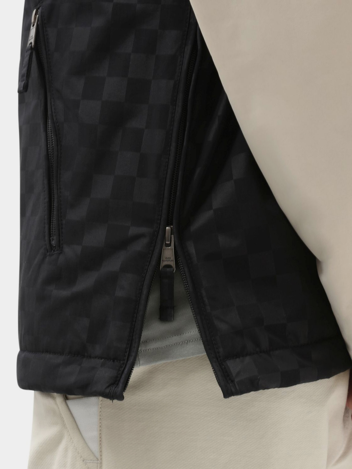 Куртки и дубленки Vans X NAPAPIJRI Anorak Jacket модель VN0A5KLZZ3O1 Куртки и дубленки Vans X NAPAPIJRI Anorak Jacket модель VN0A5KLZZ3O1 Фото