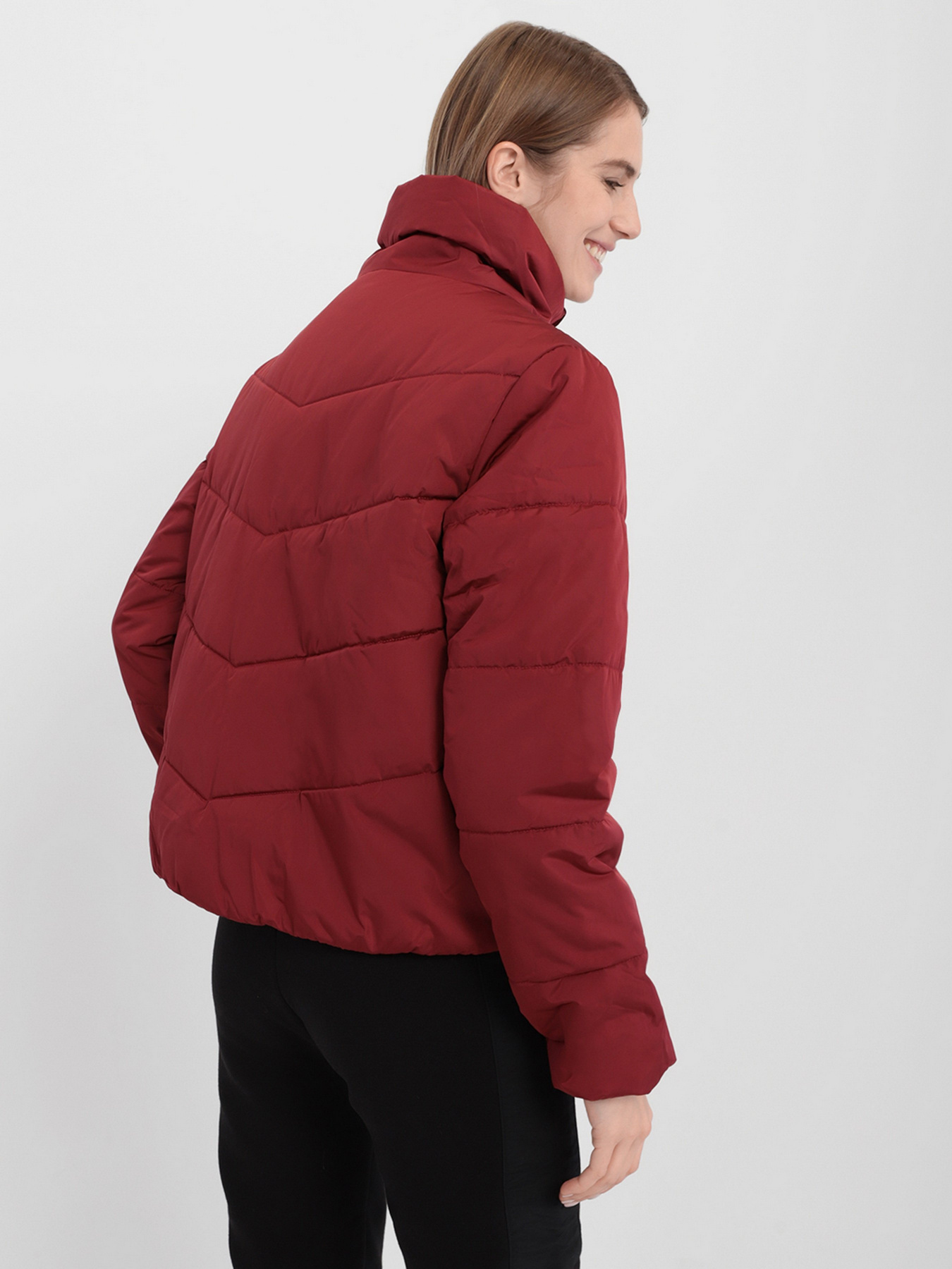Куртки та дублянки Vans Foundry V Puffer MTE модель VN0A4V8MZBS1 Куртки та дублянки Vans Foundry V Puffer MTE модель VN0A4V8MZBS1 Фото