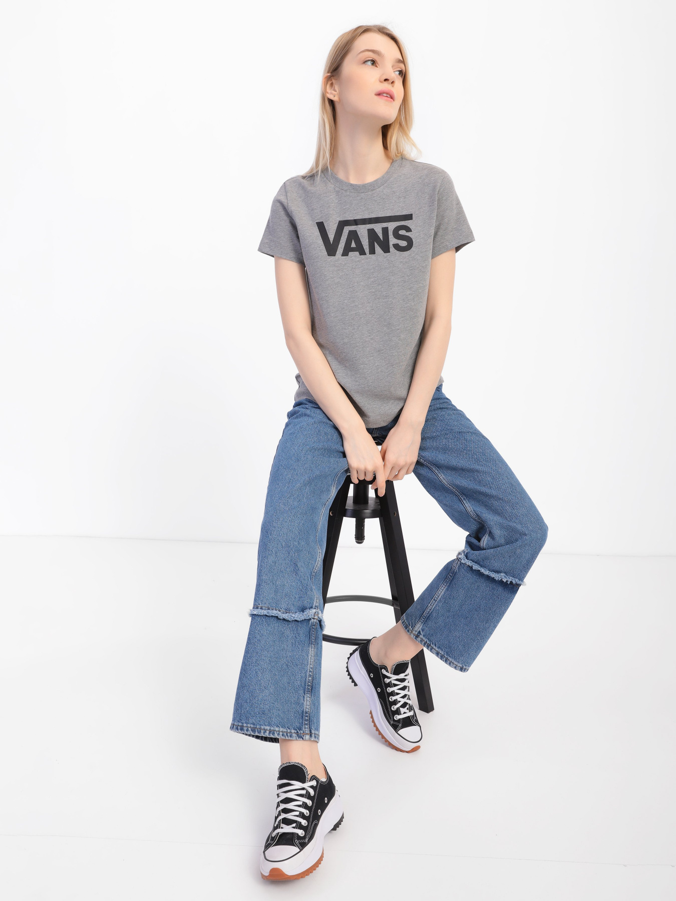 Футболки і поло Vans Flying V Crew модель VN0A3UP4GRH1 Футболки і поло Vans Flying V Crew модель VN0A3UP4GRH1 Фото